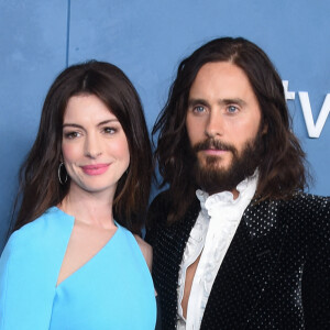 Anne Hathaway et Jared Leto ont sorti le grand jeu pour l'avant-première de la série "WeCrashed" à l'Academy Museum Of Motion Pictures, à Los Angeles.