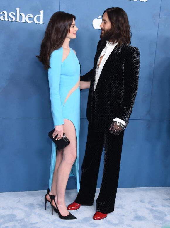 Anne Hathaway et Jared Leto assistent à l'avant-première de la série "WeCrashed" à l'Academy Museum Of Motion Pictures. Los Angeles, le 17 mars 2022.