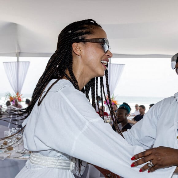 Exclusif - Noémie Lenoir - Déjeuner entre "Lagune et mer" à la maison d'Akoula à Assinie. Le 12 mars 2022. © Olivier Borde / Bestimage