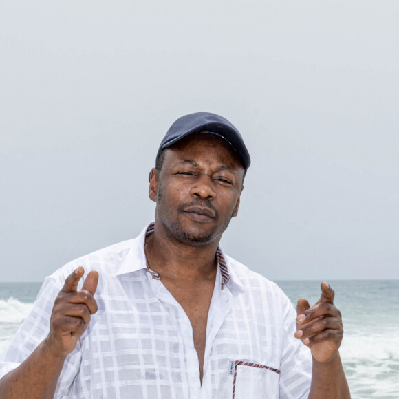 Exclusif - MC Solaar - Déjeuner entre "Lagune et mer" à la maison d'Akoula à Assinie. Le 12 mars 2022. © Olivier Borde / Bestimage