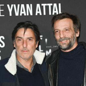 Yvan Attal et Mathieu Kassovitz - Avant-première du film "Les Choses Humaines" au cinéma UGC Normandie à Paris le 23 novembre 2021. © Coadic Guirec/Bestimage 