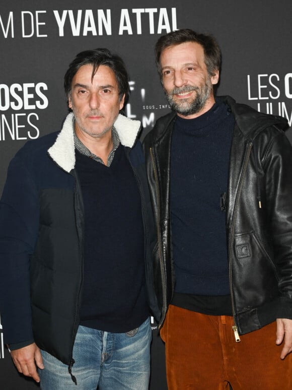 Yvan Attal et Mathieu Kassovitz - Avant-première du film "Les Choses Humaines" au cinéma UGC Normandie à Paris le 23 novembre 2021. © Coadic Guirec/Bestimage 