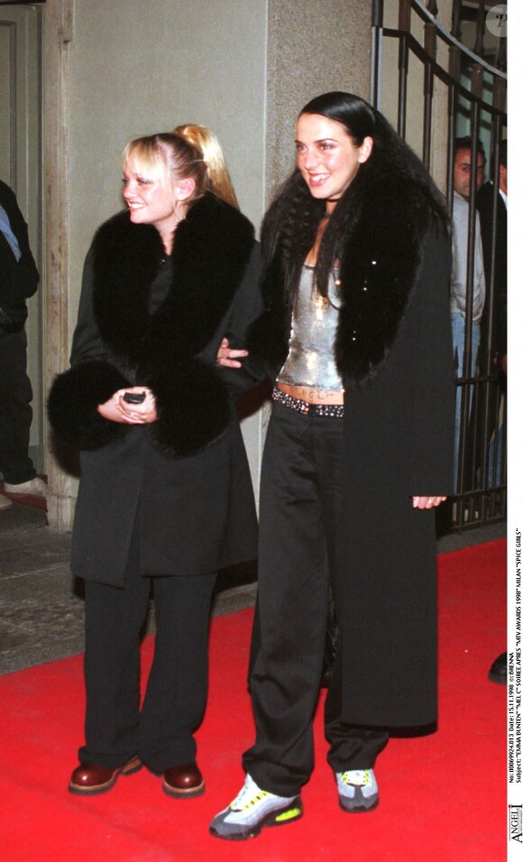 Emma Bunton et Mel C des Spice Girls aux MTV Music Awards en 1998 à Milan