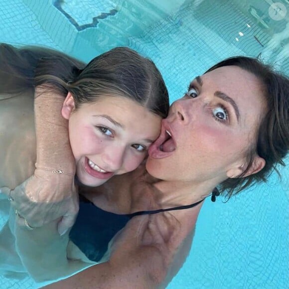 Victoria Beckham et sa fille Harper sur Instagram, août 2021.