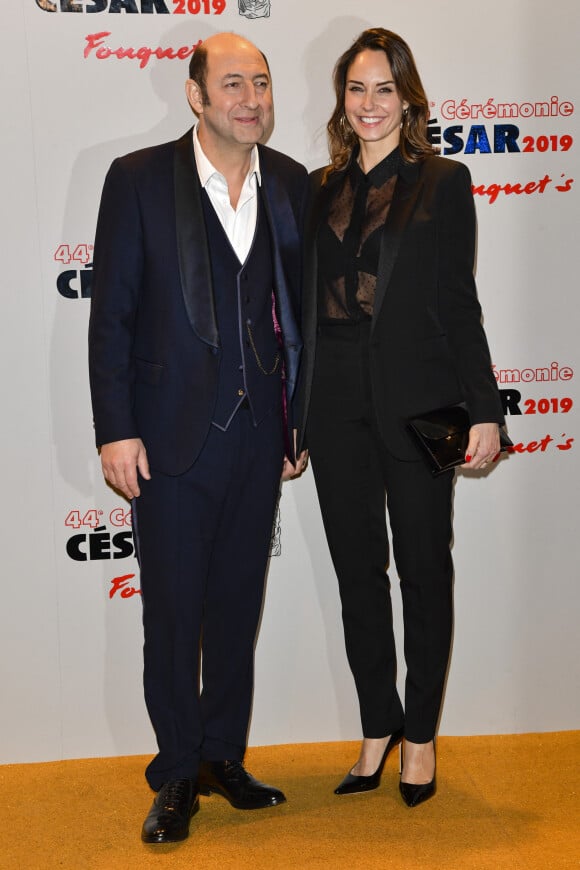 Kad Merad et sa compagne Julia Vignali - Photocall du dîner de la 44ème cérémonie des César au Fouquet's à Paris. © Pierre Perusseau / Bestimage 