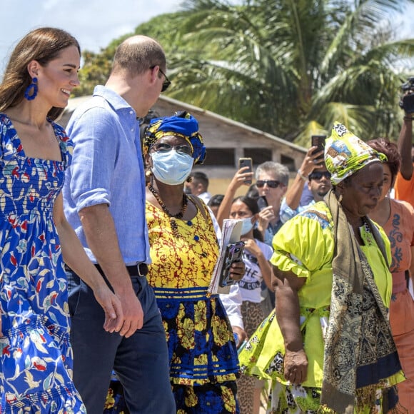 Le prince William et Kate Middleton rendent visite aux habitants d'Hopkins lors de leur tournée dans les Caraïbes au nom de la reine. Belize, le 20 mars 2022.