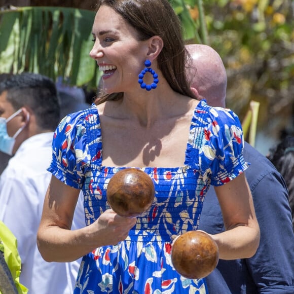 Le prince William et Kate Middleton rendent visite aux habitants d'Hopkins lors de leur tournée dans les Caraïbes au nom de la reine. Belize, le 20 mars 2022.