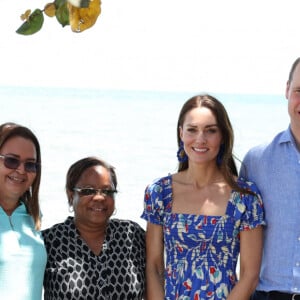 Le prince William et Kate Middleton rendent visite aux habitants d'Hopkins lors de leur tournée dans les Caraïbes au nom de la reine. Belize, le 20 mars 2022.