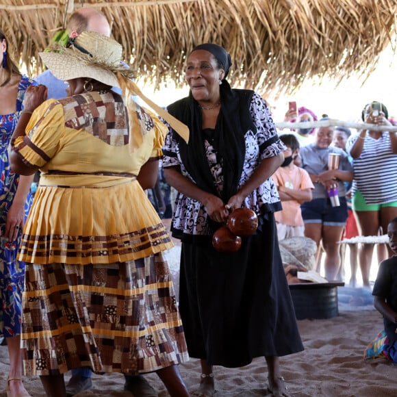 Le prince William et Kate Middleton rendent visite aux habitants d'Hopkins lors de leur tournée dans les Caraïbes au nom de la reine. Belize, le 20 mars 2022.