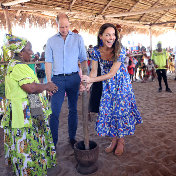 Le prince William et Kate Middleton rendent visite aux habitants d'Hopkins lors de leur tournée dans les Caraïbes au nom de la reine. Belize, le 20 mars 2022.