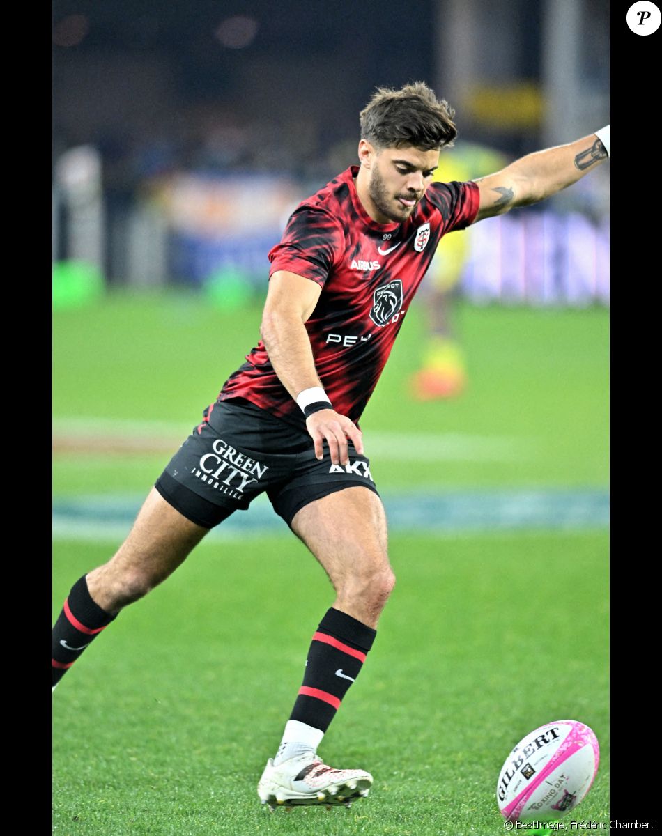 Romain Ntamack (toulouse) lor de match de rugby Top 14 opposant ASM Clermont Ferrand au Stade Toulousain à Clermont-Ferrand, France, le 1er Janvier 2022. ASM Clermont Ferrand a gagné 16-13. © Frédéric Chambert/Panoramic/Bestimage