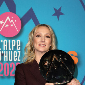 Audrey Lamy, Prix d'interprétation féminine au photocall du palmarès de la 25ème édition du Festival international du film de comédie de l'Alpe d'Huez, France, le 22 janvier 2022. © Dominique Jacovides/Bestimage 