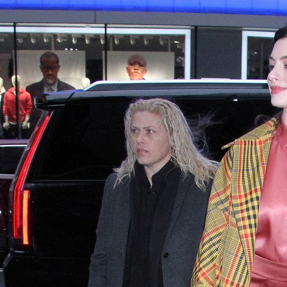 Anne Hathaway fait un passage à l'émission Good Morning America à New York en promotion pour le film Serenity le 23 janvier 2019.