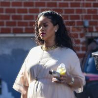 Rihanna enceinte : craquante en robe et baskets avec A$AP Rocky, derniers achats avant l'accouchement