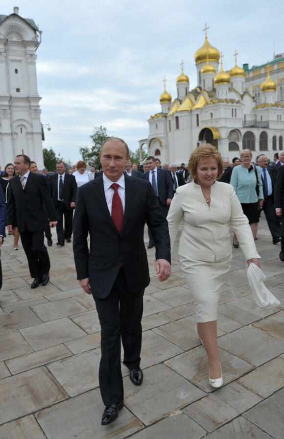Vladimir Poutine et son épouse Lioudmila lors d'une cérémonie au Kremlin à Moscou le 7 mai 2012