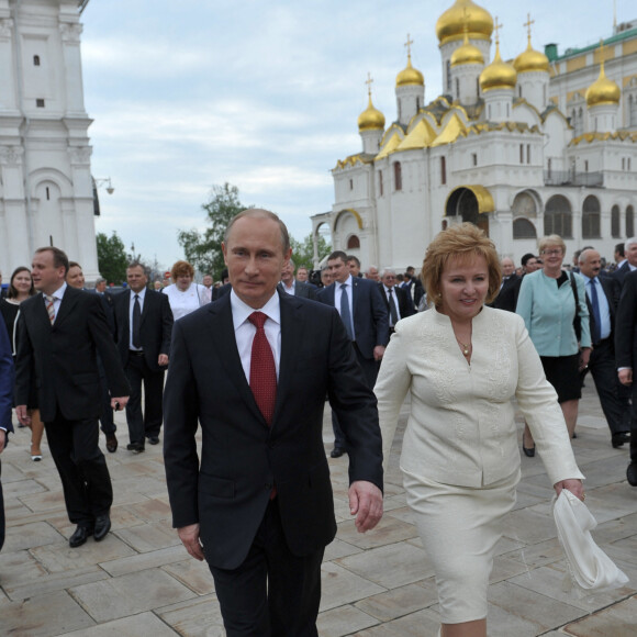 Vladimir Poutine et son épouse Lioudmila lors d'une cérémonie au Kremlin à Moscou le 7 mai 2012