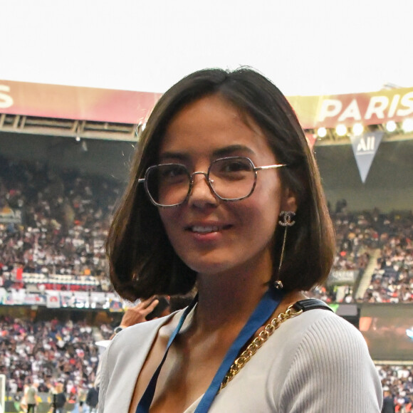 Agathe Auproux - People dans les tribunes - Match de football en ligue 1 Uber Eats : Le PSG (Paris Saint-Germain) remporte la victoire 4-2 contre Strasbourg au Parc des Princes le 14 août 2021. Pas de jauge pour ce match, le Parc des Princes est rempli au maximum de sa capacité, une première depuis 18 mois. © Lionel Urman / Panoramic / Bestimage 