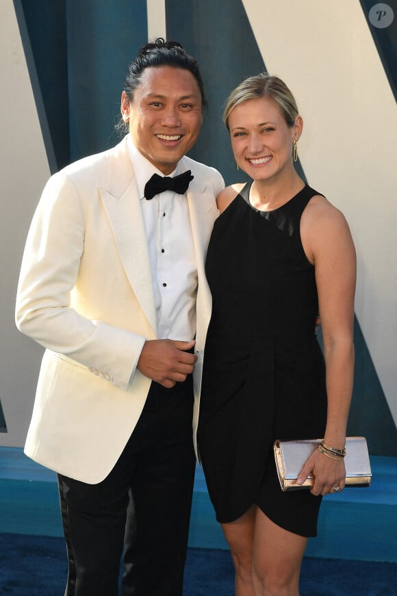 John M. Chu et Kristin Hodge au photocall de la soirée "Vanity Fair" lors de la 94ème édition de la cérémonie des Oscars à Los Angeles, le 27 mars 2022. © imageSPACE via Zuma Press/Bestimage 