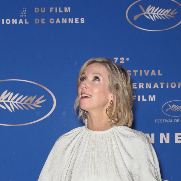 Léa Drucker (robe et boucles d'oreilles Chloé) - Photocall du dîner d'ouverture du 72ème Festival International du Film de Cannes, le 14 mai 2019. © Jacovides-Borde-Moreau/Bestimage
