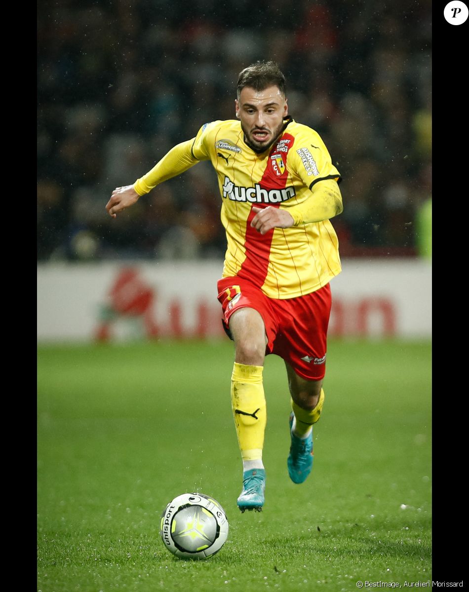 Jonathan Clauss (Lens) lors du match de championnat de Ligue 1 Uber Eats opposant le Racing Club de Lens (RCL) à L'Olympique Lyonnais (OL) au stade Bollaert-Delelis à Lens, France, le 19 février 2022. Le match s'est terminé par un match nul 1-1. © Aurelien Morissard/Panoramic/Bestimage