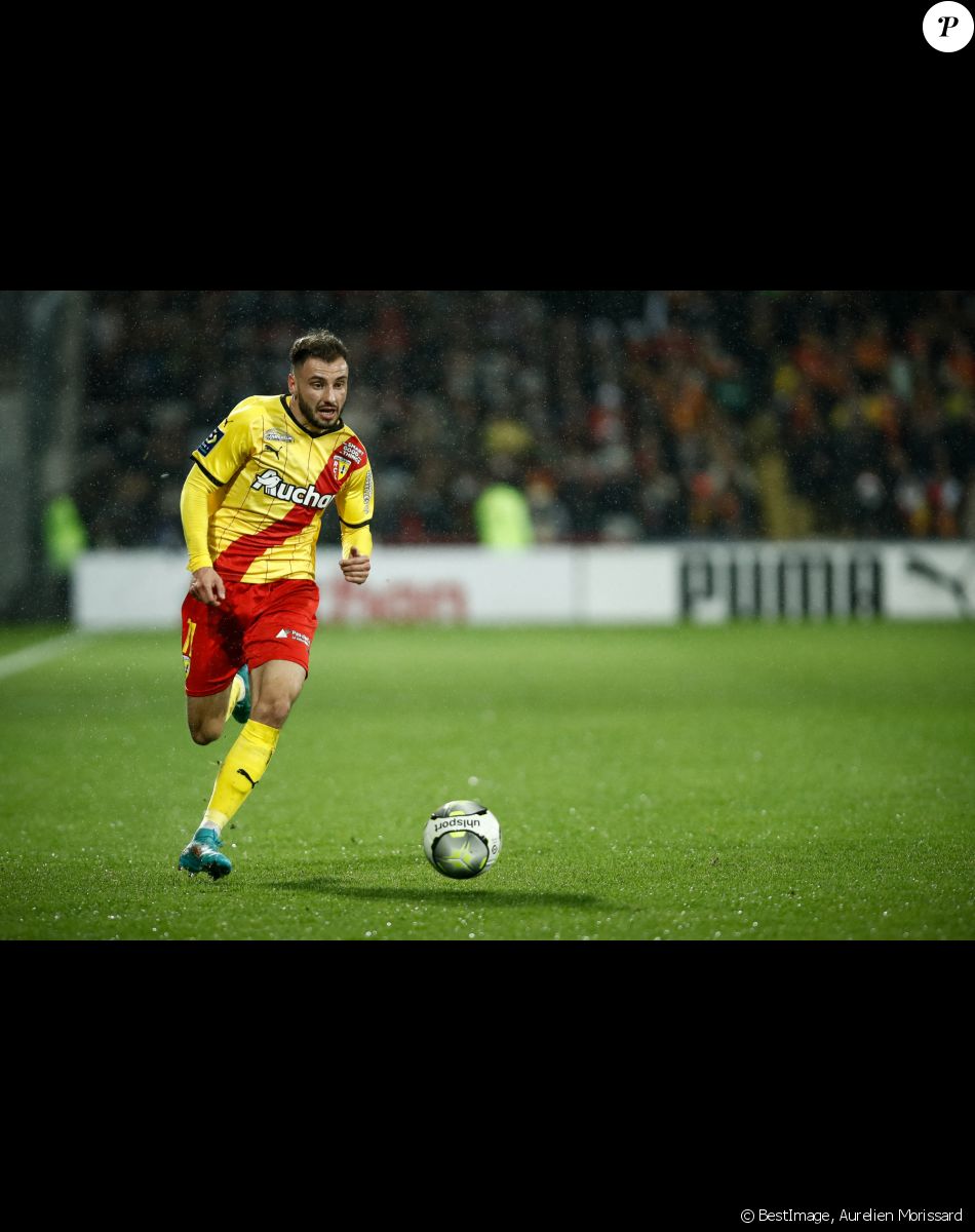 Jonathan Clauss (Lens) lors du match de championnat de Ligue 1 Uber Eats opposant le Racing Club de Lens (RCL) à L'Olympique Lyonnais (OL) au stade Bollaert-Delelis à Lens, France, le 19 février 2022. Le match s'est terminé par un match nul 1-1. © Aurelien Morissard/Panoramic/Bestimage