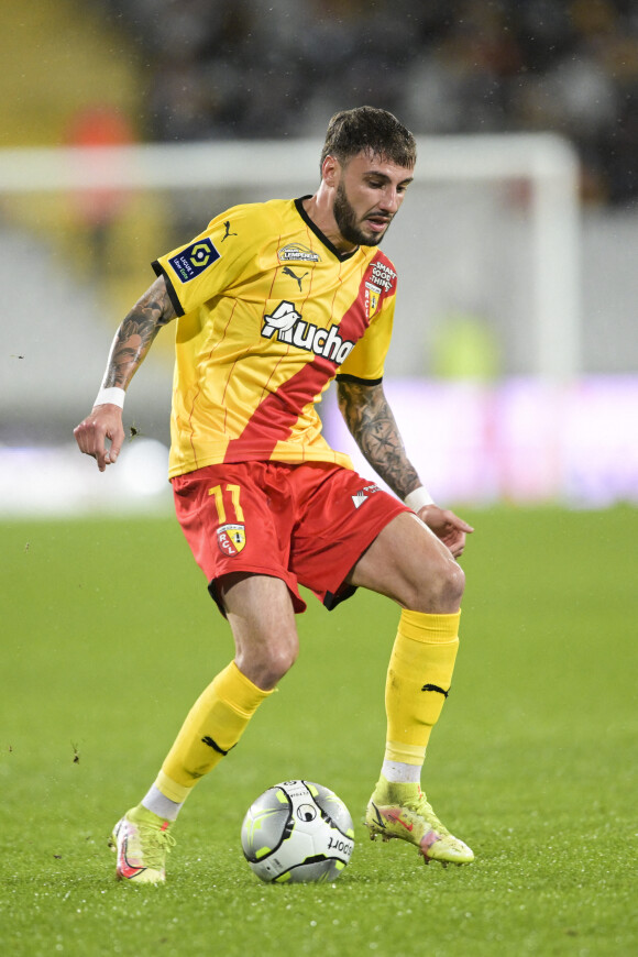 Jonathan Clauss (RC Lens) lors du Match de championnat de Ligue 1 Uber Eats opposant le RC Lens au Stade rennais Football Club au stade Bollaert-Delelis à Lens, France, le 8 janvier 2022. © Jean-Baptiste Autissier/Panoramic/Bestimage