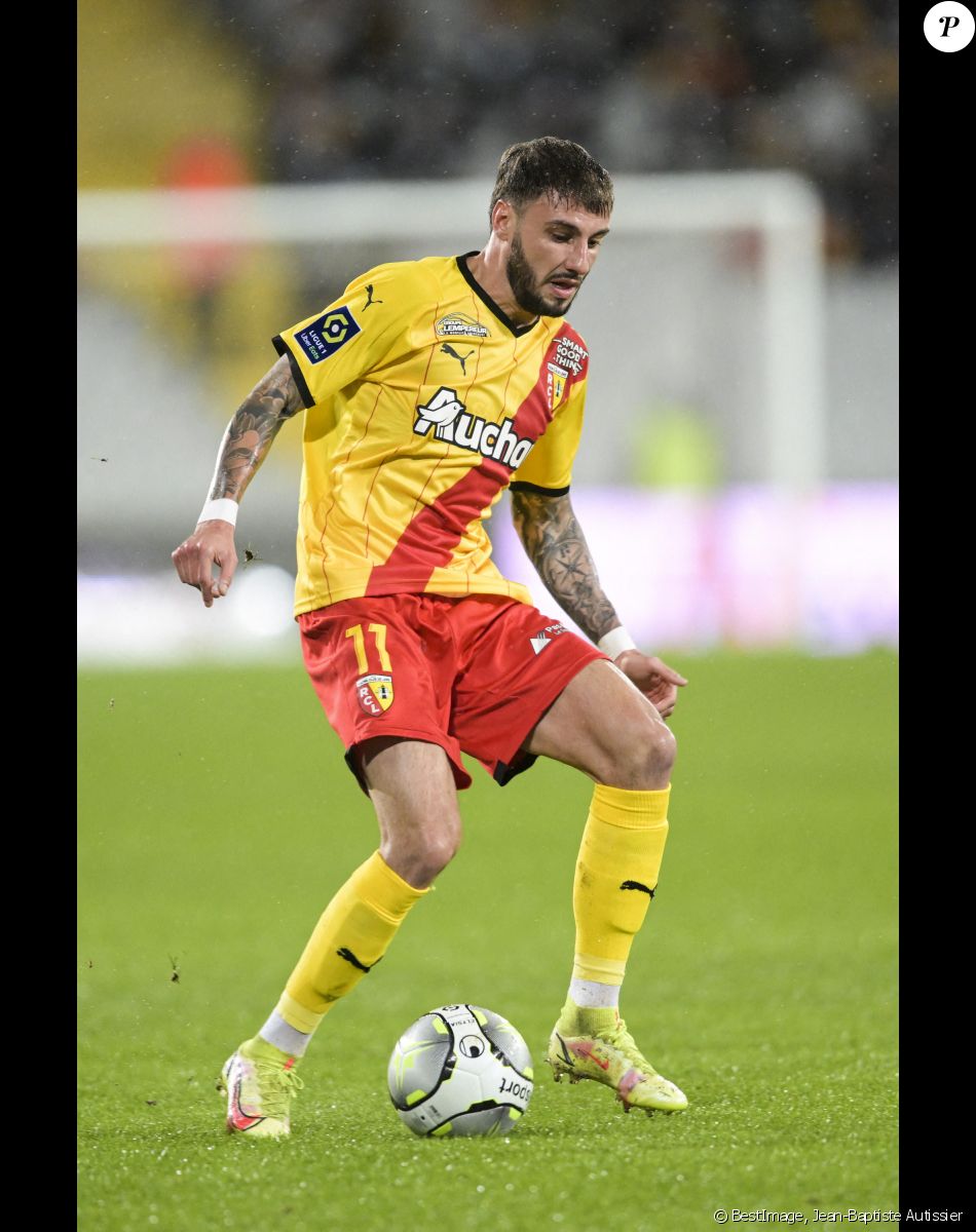 Jonathan Clauss (RC Lens) lors du Match de championnat de Ligue 1 Uber Eats opposant le RC Lens au Stade rennais Football Club au stade Bollaert-Delelis à Lens, France, le 8 janvier 2022. © Jean-Baptiste Autissier/Panoramic/Bestimage
