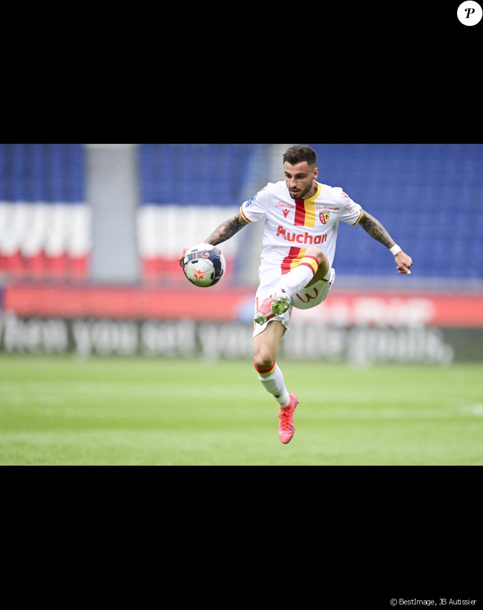 Jonathan Clauss (RC Lens) - Le PSG s'impose 2-1 face au RC Lens en ligue 1 Uber Eats au parc des princes à Paris le 1 er mai 2021 © JB Autissier / Panoramice / Bestimage