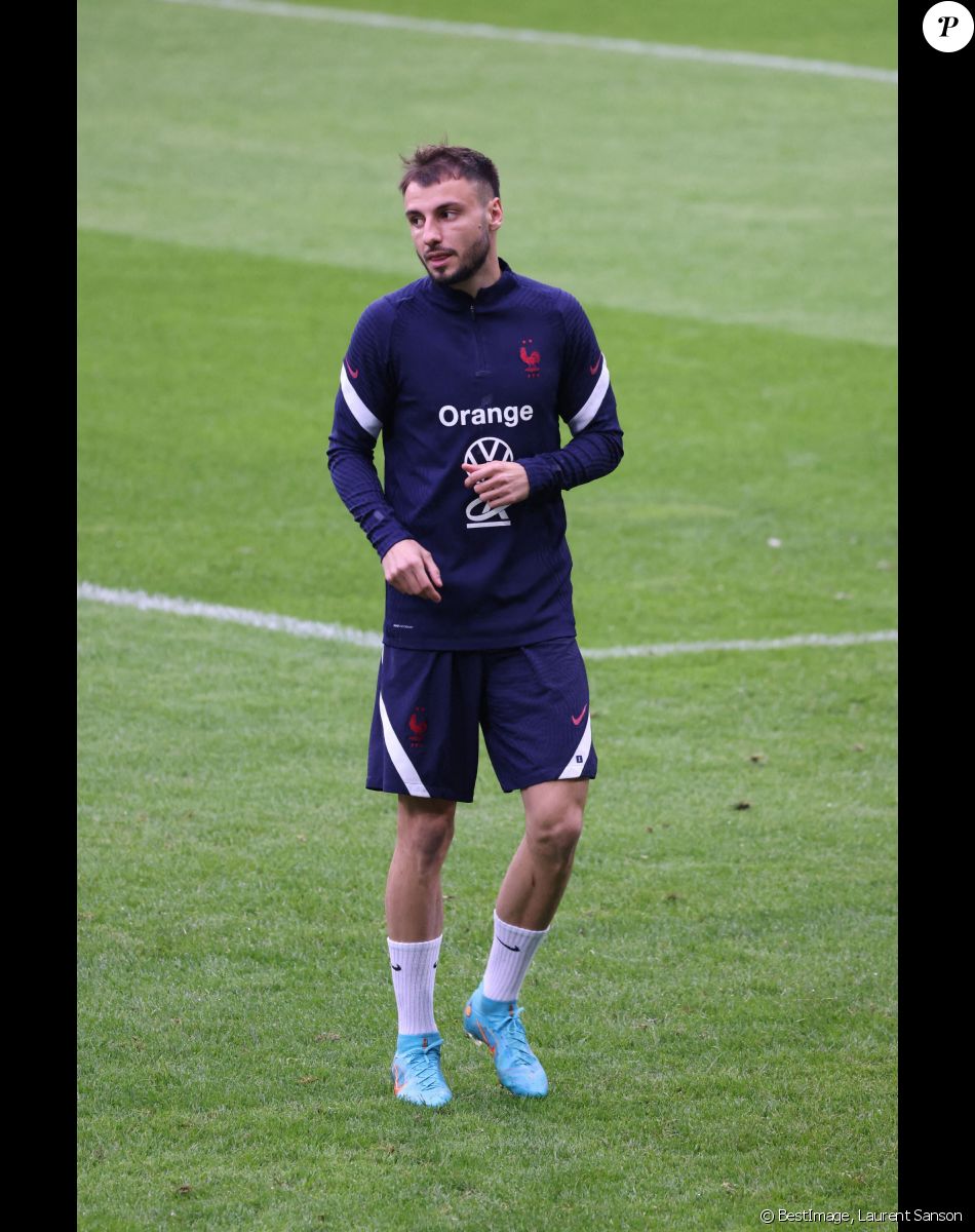 Jonathan Clauss - L'équipe de France de football en conférence de presse et à l'entrainement avant le match amical contre l'Afrique du Sud à Villeneuve d'Ascq le 28 mars 2022. © Laurent Sanson/Panoramic/Bestimage