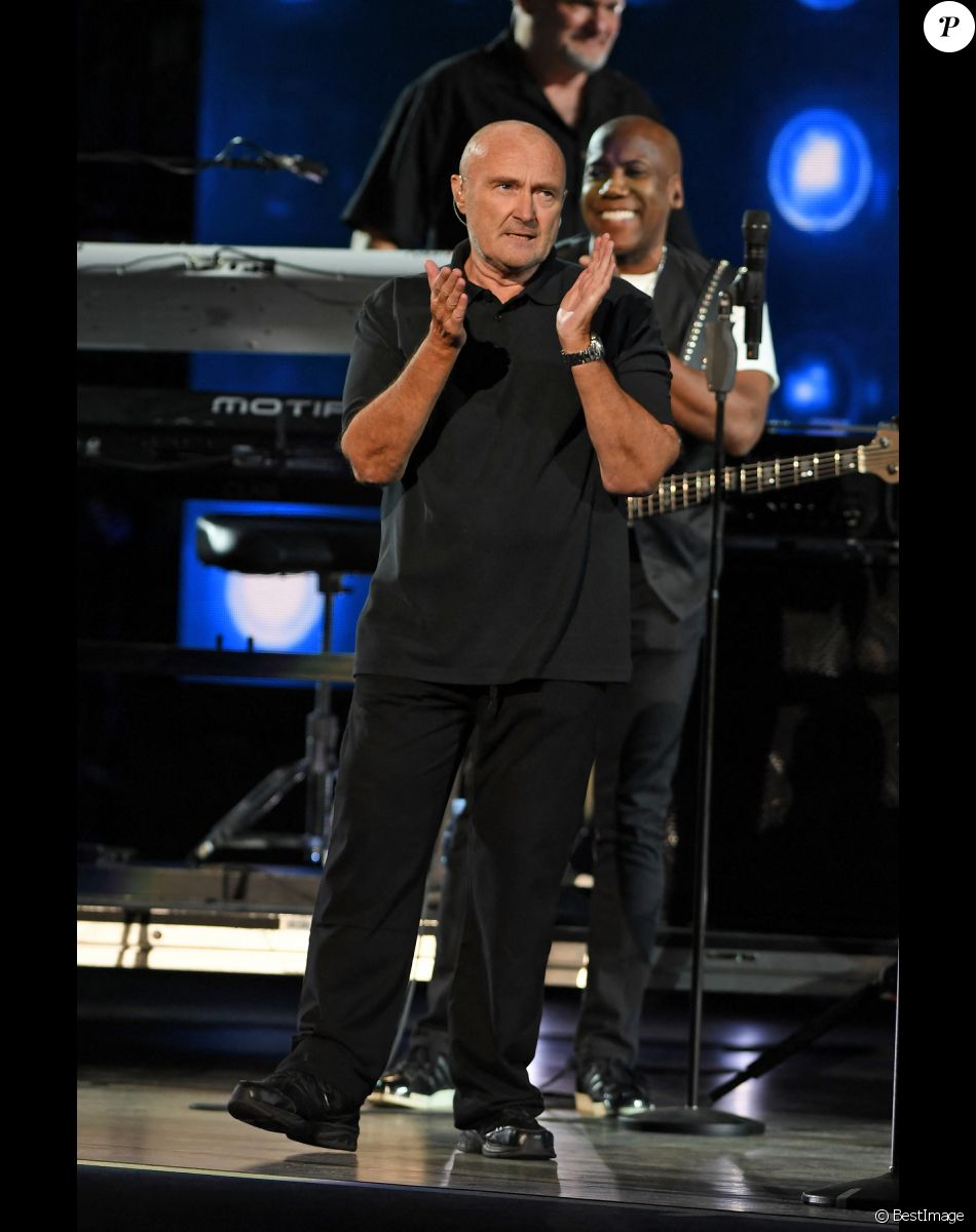 Phil Collins lors de la cérémonie d'ouverture de l'US Open 2016 au USTA Billie Jean King National Tennis Center à Flushing Meadow, New York City, New York, Etats-Unis, le 29 août 2016.
