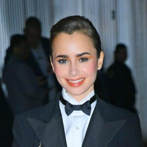 Lily Collins au défilé de mode "Ralph Lauren" au Musée d'Art Moderne de New York. Le 22 mars 2022
