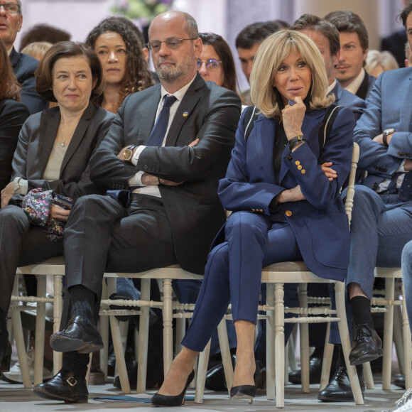 Florence Parly, ministre des armées, Jean-Michel Blanquer, ministre de l'éducation nationale et de la jeunesse et des sports et la première dame Brigitte Macron - Le président Emmanuel Macron lors d'une cérémonie en l'honneur des sportifs médaillés aux Jeux Olympiques et Paralympiques Pekin 2022 au palais de l'Elysée à Paris le 29 mars 2022. © Eliot Blondet / Pool / Bestimage