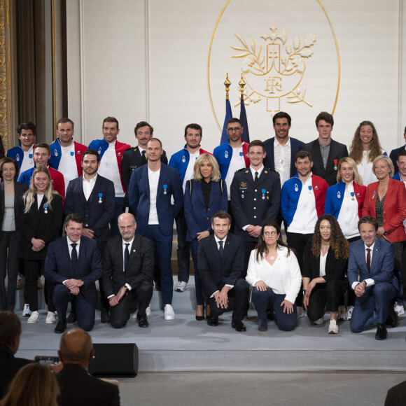 Christian Estrosi, maire de Nice, Jean-Michel Blanquer, ministre de l'éducation nationale et de la jeunesse et des sports - Le président Emmanuel Macron lors d'une cérémonie en l'honneur des sportifs médaillés aux Jeux Olympiques et Paralympiques Pekin 2022 au palais de l'Elysée à Paris le 29 mars 2022. © Eliot Blondet / Pool / Bestimage