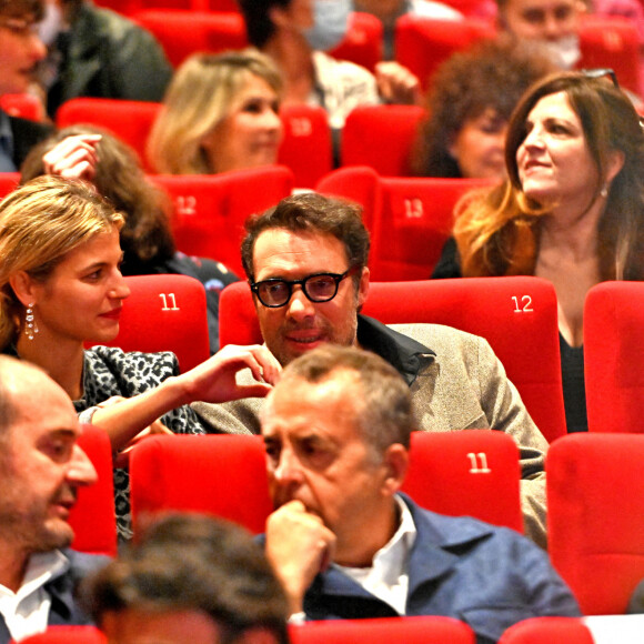 Victoria Bedos, Pauline Desmonts et son compagnon Nicolas Bedos, le président du Jury, lors de la soirée de clôture de la 3eme édition du Festival Cinéroman à Nice, le 24 octobre 2021. © Bruno Bebert / Bestimage 
