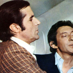 Archives - Carlo Giuffre, Serge Gainsbourg et Emma Cohen sur le tournage du film "Trop jolies pour être honnêtes", 1972.