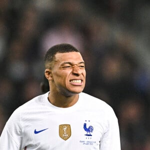 Kylian MBappe (Fra) - L'équipe de France bat l'Afrique du Sud 5 à 0 lors d'un match amical au stade Pierre Mauroy à Villeneuve d'Ascq le 29 mars 2022. © JB Autissier /Panoramic/Bestimage