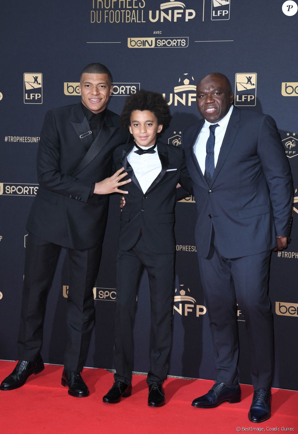 Kylian Mbappé Avec Son Frère Ethan Et Son Père Wilfried Au Photocall De La 28ème Cérémonie Des 0806