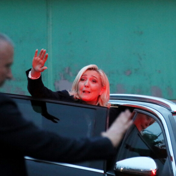 Marine Le Pen, candidate pour le parti RN, Rassemblement National, aux elections presidentielles 2022, tient un meeting de campagne à Saint Martin de Lacaussade pres de Blaye en Haute Gironde le 25 Mars 2022. © Patrick Bernard/ Bestimage 