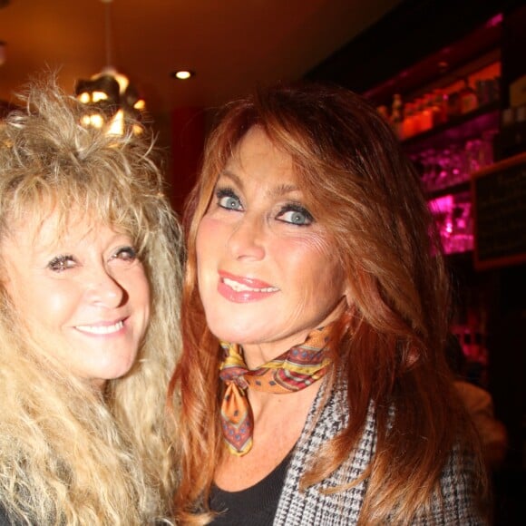 Julie Pietri et Chantal Richard (Sloane) - After-party du spectacle "Zize dans la famille Mamma Mia" au Moulin à café à Paris, le 23 octobre 2017. © Philippe Baldini/Bestimage