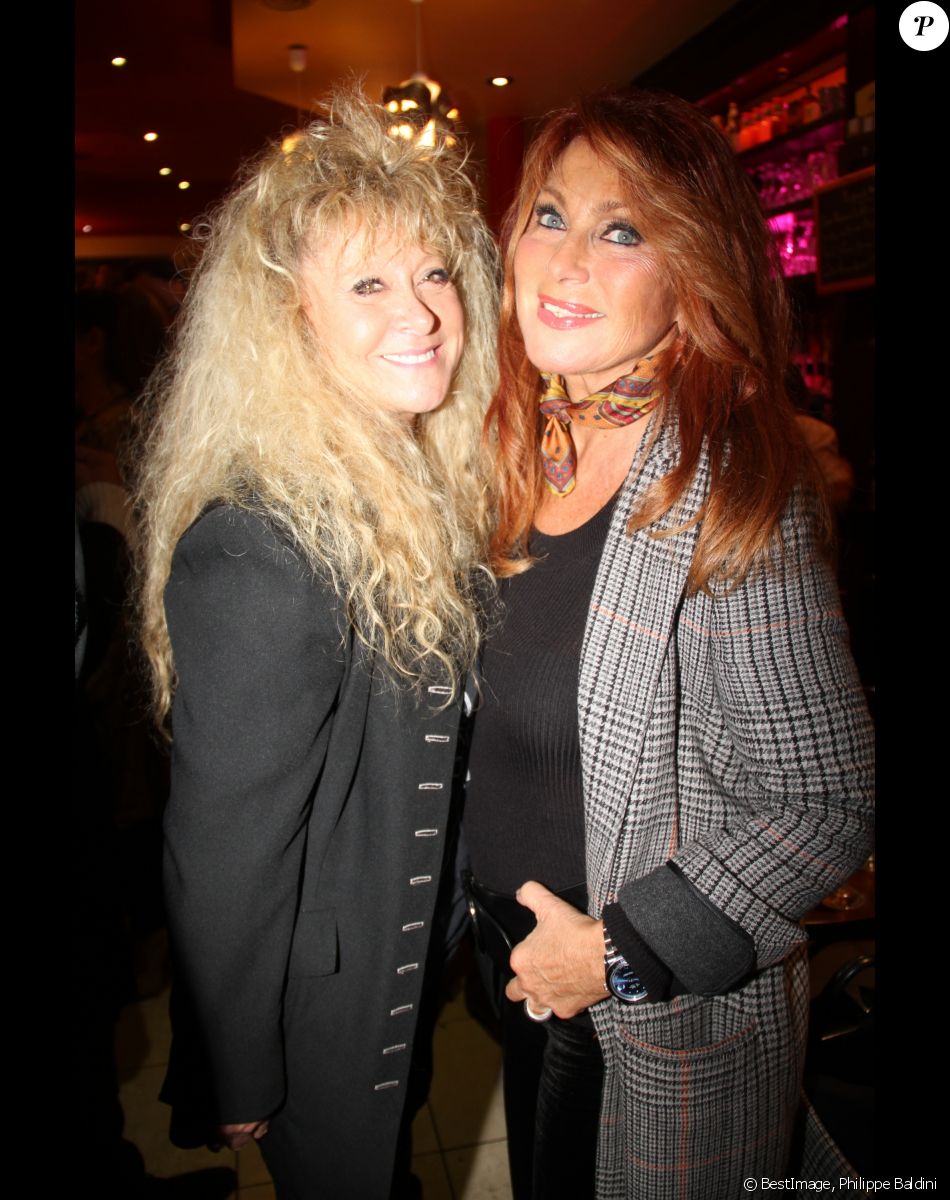 Julie Pietri et Chantal Richard (Sloane) - After-party du spectacle "Zize dans la famille Mamma Mia" au Moulin à café à Paris, le 23 octobre 2017. © Philippe Baldini/Bestimage