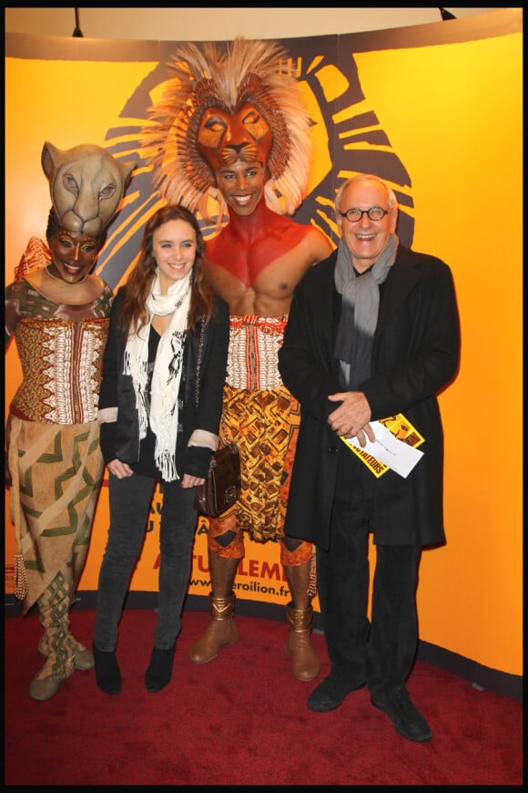 Patrice Laffont et sa fille lors du spectacle du Roi Lion au théâtre Mogador le 20 janvier 2010