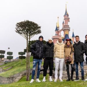 Zinédine Zidane avec sa femme Véronique et leurs fils Enzo Zidane, Luca Zidane, Elyaz Zidane, Théo Zidane - People au 30ème anniversaire du parc d'attractions Disneyland Paris à Marne-la-Vallée le 5 mars 2022. © Disney via Bestimage