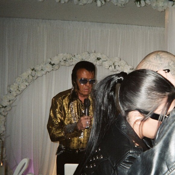 Kourtney Kardashian a dévoilé des photos de son mariage avec Travis Barker célébré à Las Vegas dans la nuit du 3 au 4 avril 2022.