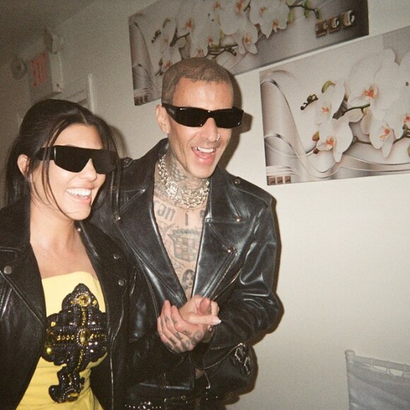 Kourtney Kardashian a dévoilé des photos de son mariage avec Travis Barker célébré à Las Vegas dans la nuit du 3 au 4 avril 2022.