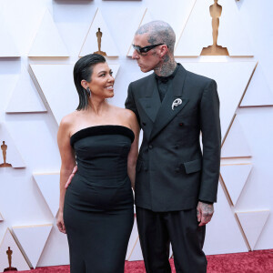 Mariage - Kourtney Kardashian et Travis Barker se sont mariés à Las Vegas - KOURTNEY KARDASHIAN et TRAVIS BARKER au photocall de la 94ème édition de la cérémonie des Oscars à Los Angeles, le 27 mars 2022. 