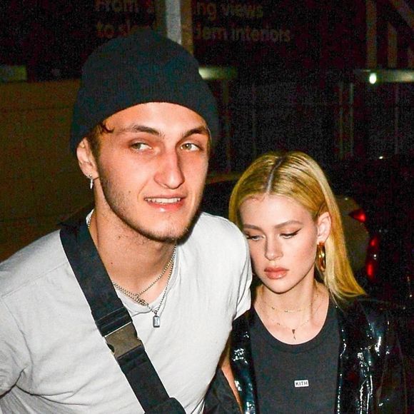 Anwar Hadid et sa compagne Nicola Peltz - 23e anniversaire de G.Hadid à l'hôtel One à New York. Le 23 avril 2018.