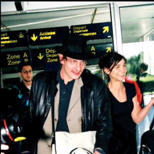 Guillaume Depardieu et Clotilde Courau arrivent à Cannes pour le festival en 1997