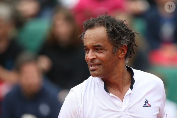 Yannick Noah - Yannick Noah dispute le trophée des légendes devant sa famille lors des internationaux de France de tennis à Roland Garros à Paris le 4 juin 2016. © Moreau - Jacovides / Bestimage 