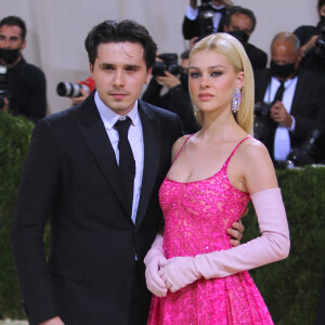 Brooklyn Beckham et sa fiancée Nicola Ann Peltz au Met Gala.
