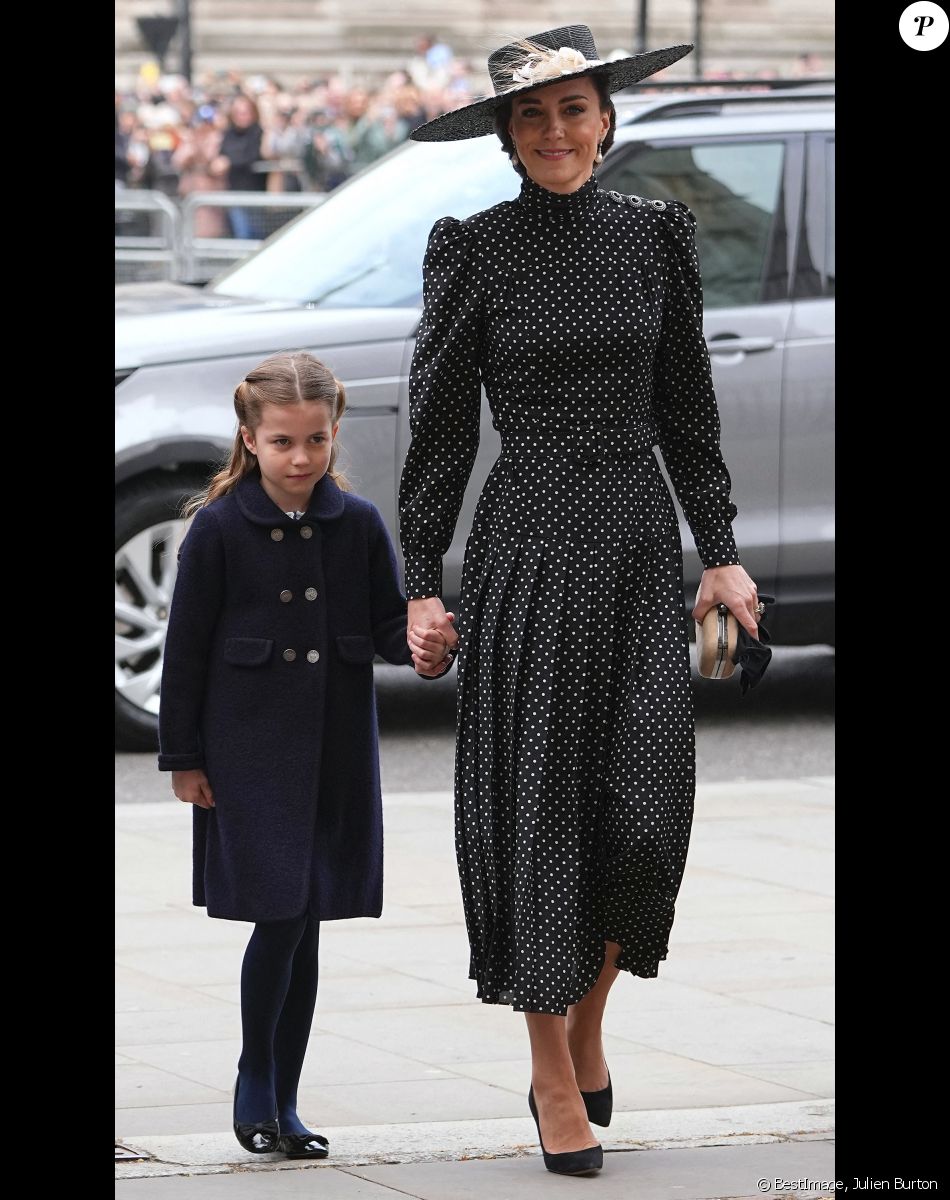 Catherine (Kate) Middleton, duchesse de Cambridge, et sa fille, la princesse Charlotte de Cambridge lors du service d'action de grâce en hommage au prince Philip, duc d'Edimbourg, à l'abbaye de Westminster à Londres, Royaume Uni, le 29 mars 2022. Le prince Philip, duc d'Edimbourg, est décédé le 9 avril 2021. © Julien Burton/Bestimage